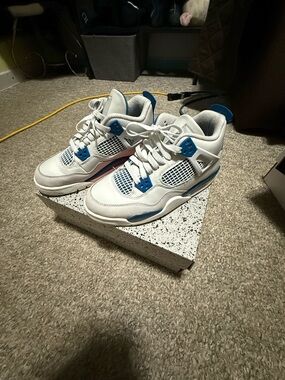 Jordan 4 military blue